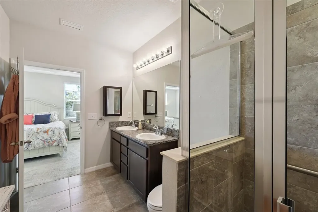8382 Enclave Way Sarasota FL 34243
