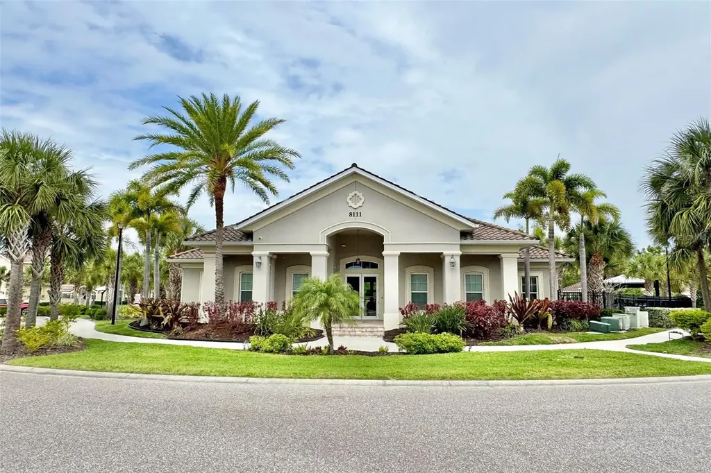 8382 Enclave Way Sarasota FL 34243