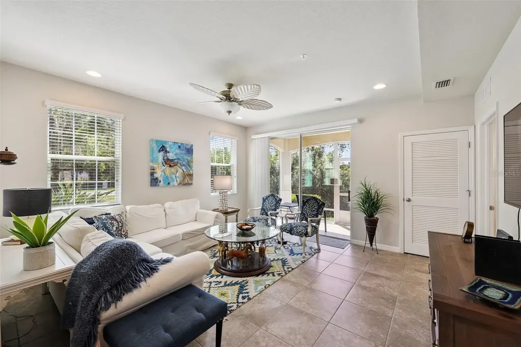 8382 Enclave Way Sarasota FL 34243