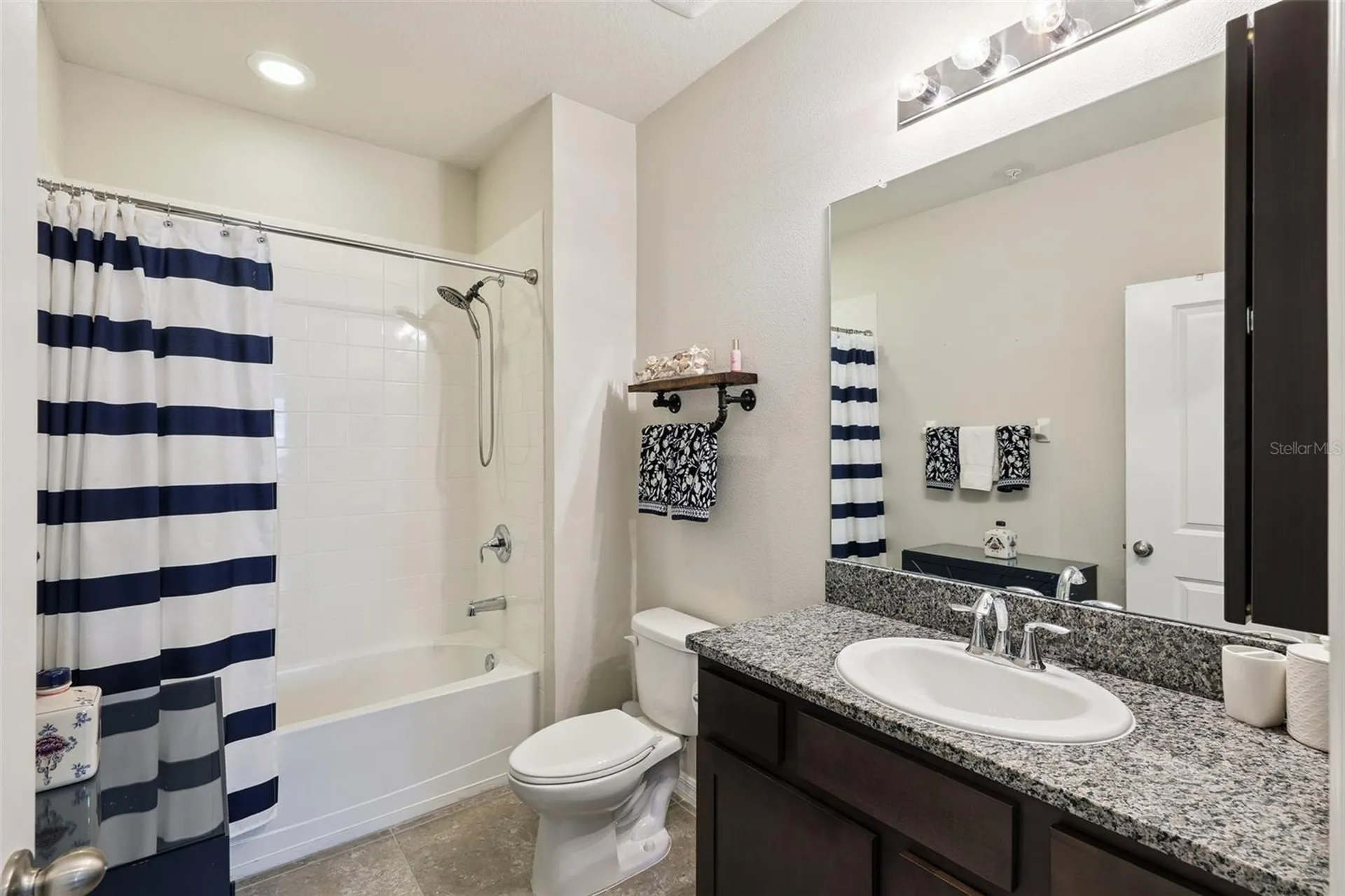 8382 Enclave Way Sarasota FL 34243