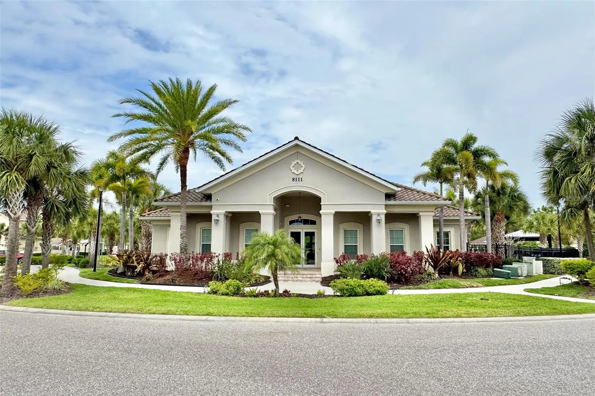 8382 Enclave Way Sarasota FL 34243