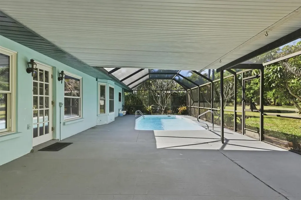 6538 Bluewater Avenue Sarasota FL 34231