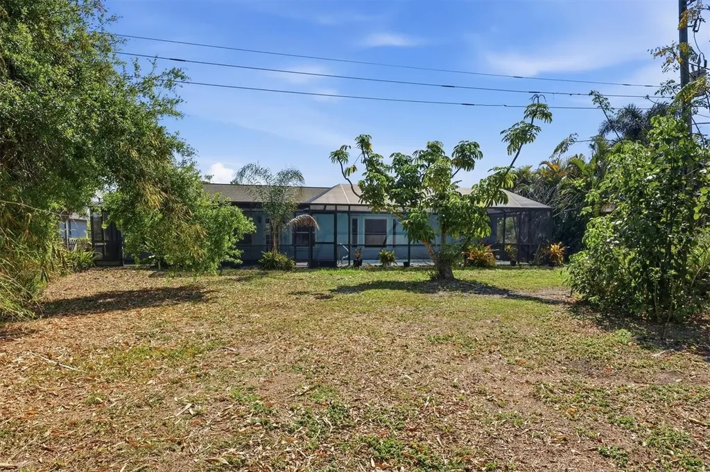 6538 Bluewater Avenue Sarasota FL 34231