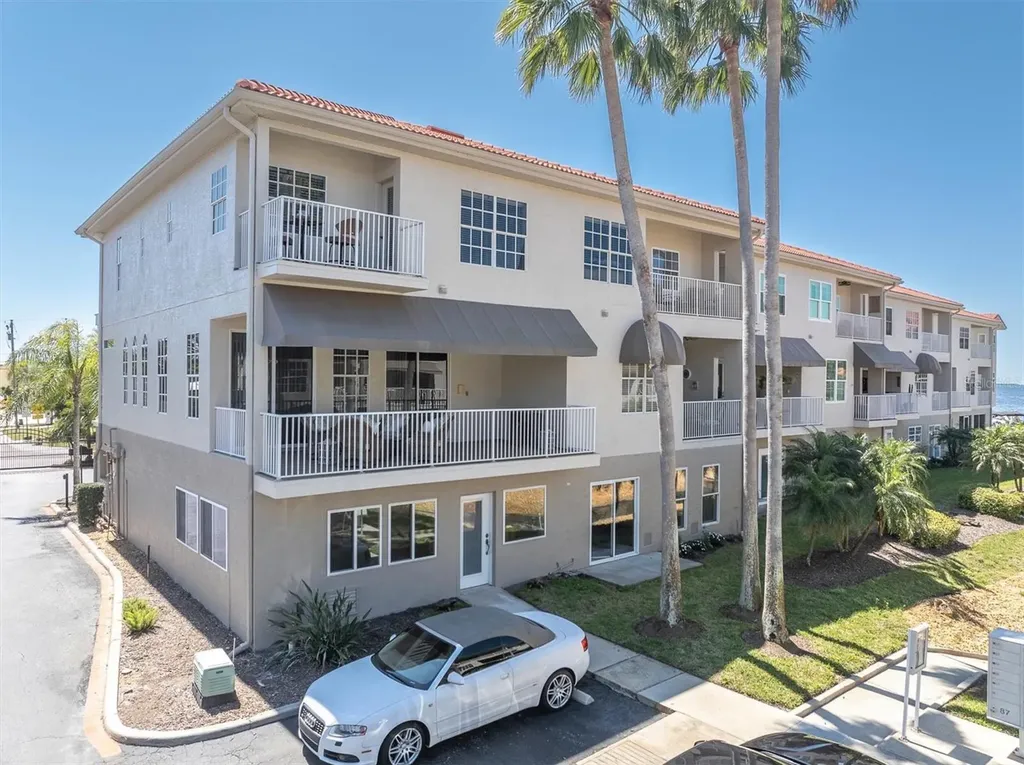 1501 Wharfside Drive Tarpon Springs FL 34689