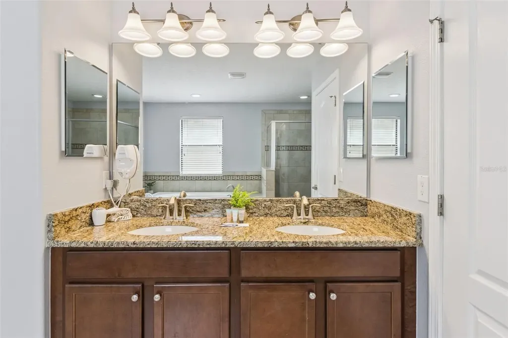 9027 Shadow Mountain Street Davenport FL 33896