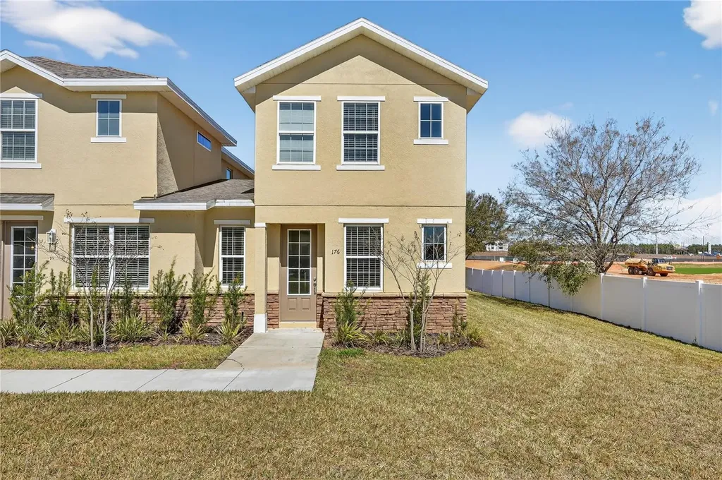176 Holly Village Drive Davenport FL 33837