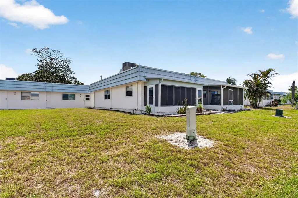 1801 Bedford Lane Sun City Center FL 33573