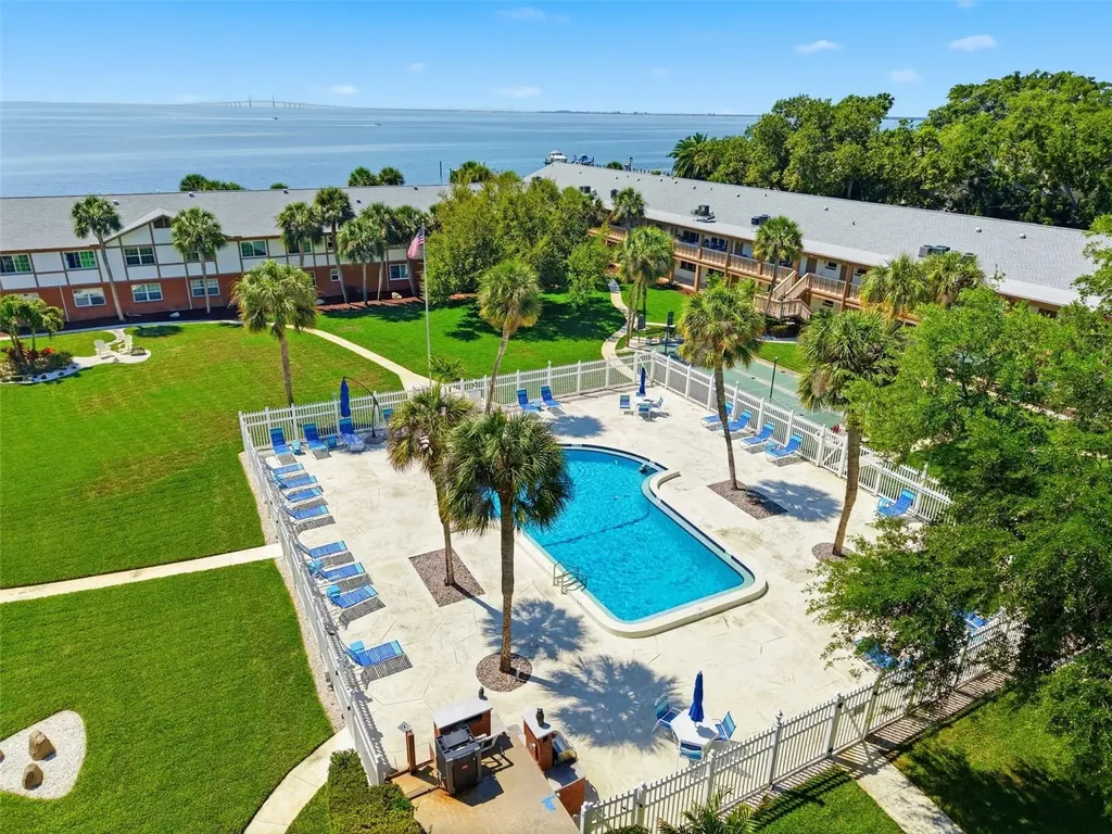 650 Pinellas Point Drive S St Petersburg FL 33705