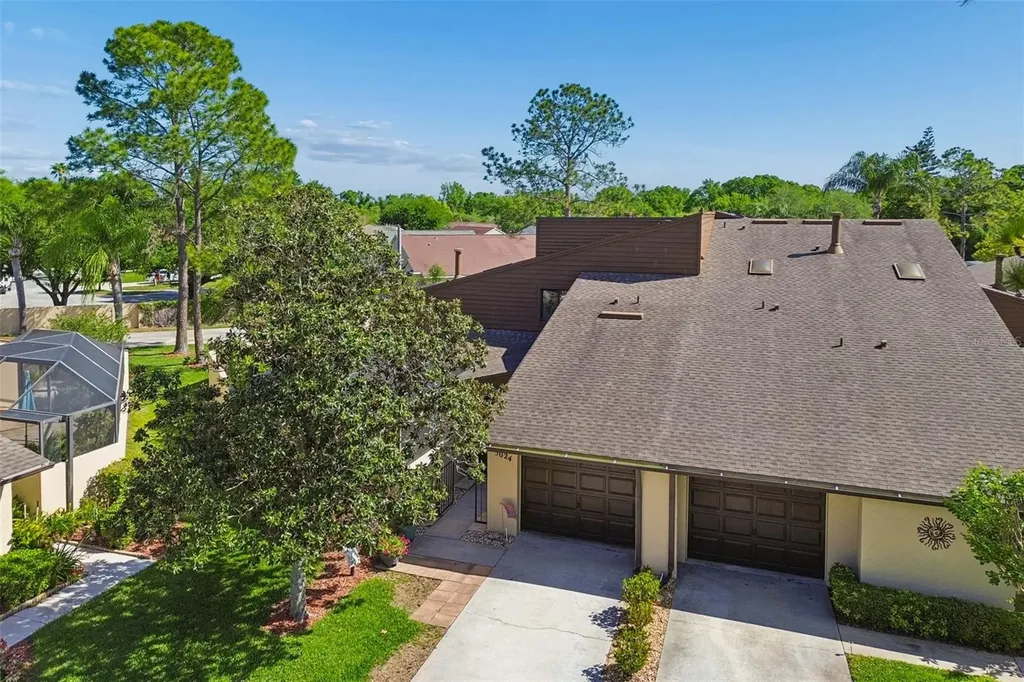 5024 Umber Way S Tampa FL 33624