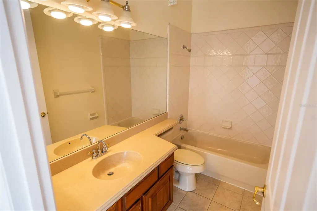10009 Valley Rose Court Orlando FL 32825