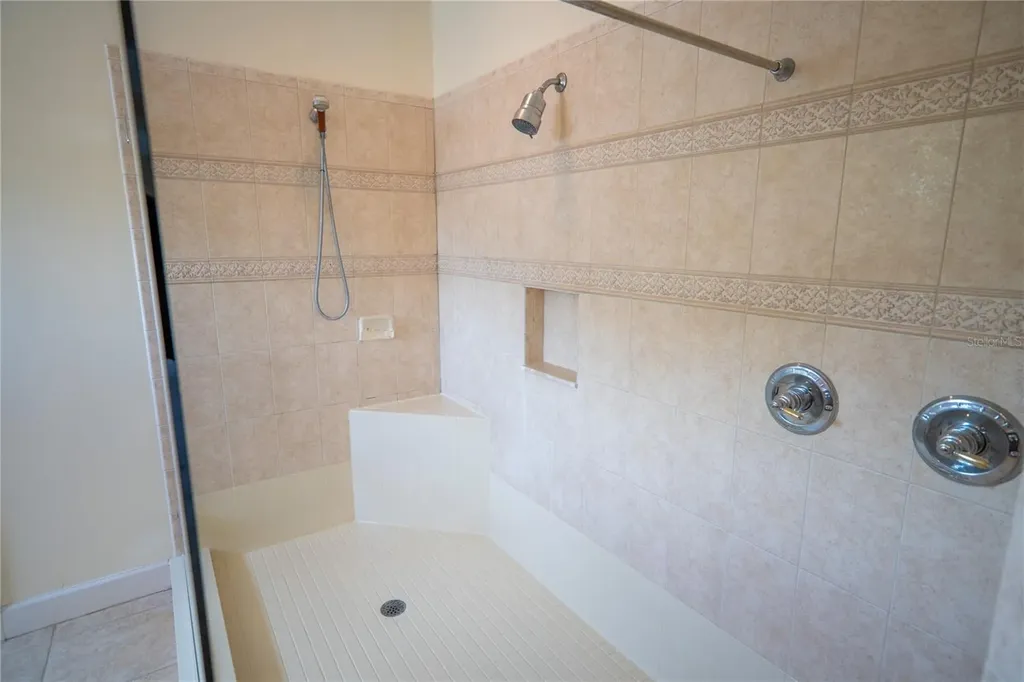 10009 Valley Rose Court Orlando FL 32825