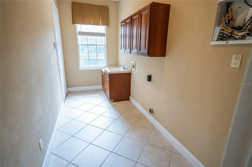 10009 Valley Rose Court Orlando FL 32825