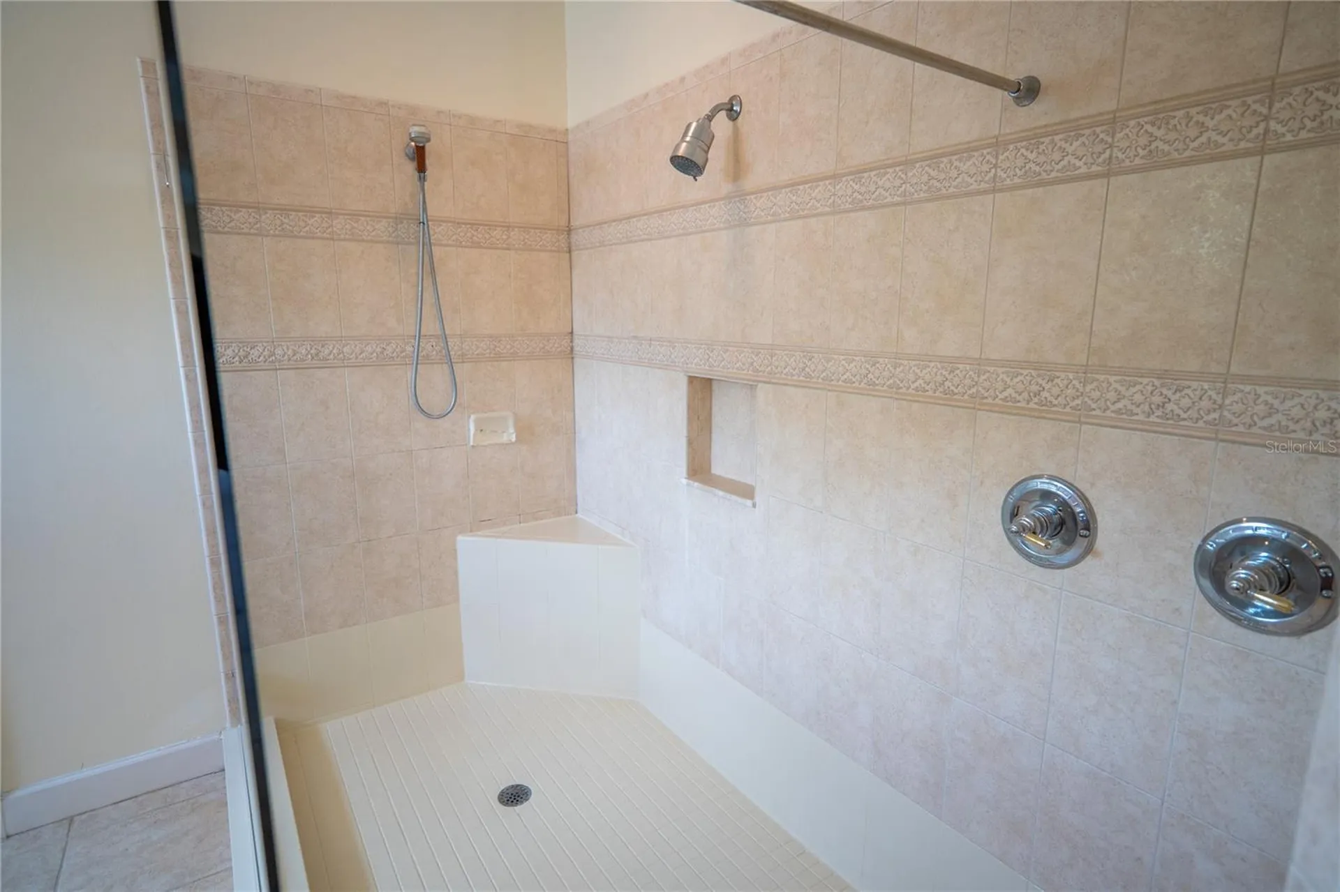 10009 Valley Rose Court Orlando FL 32825