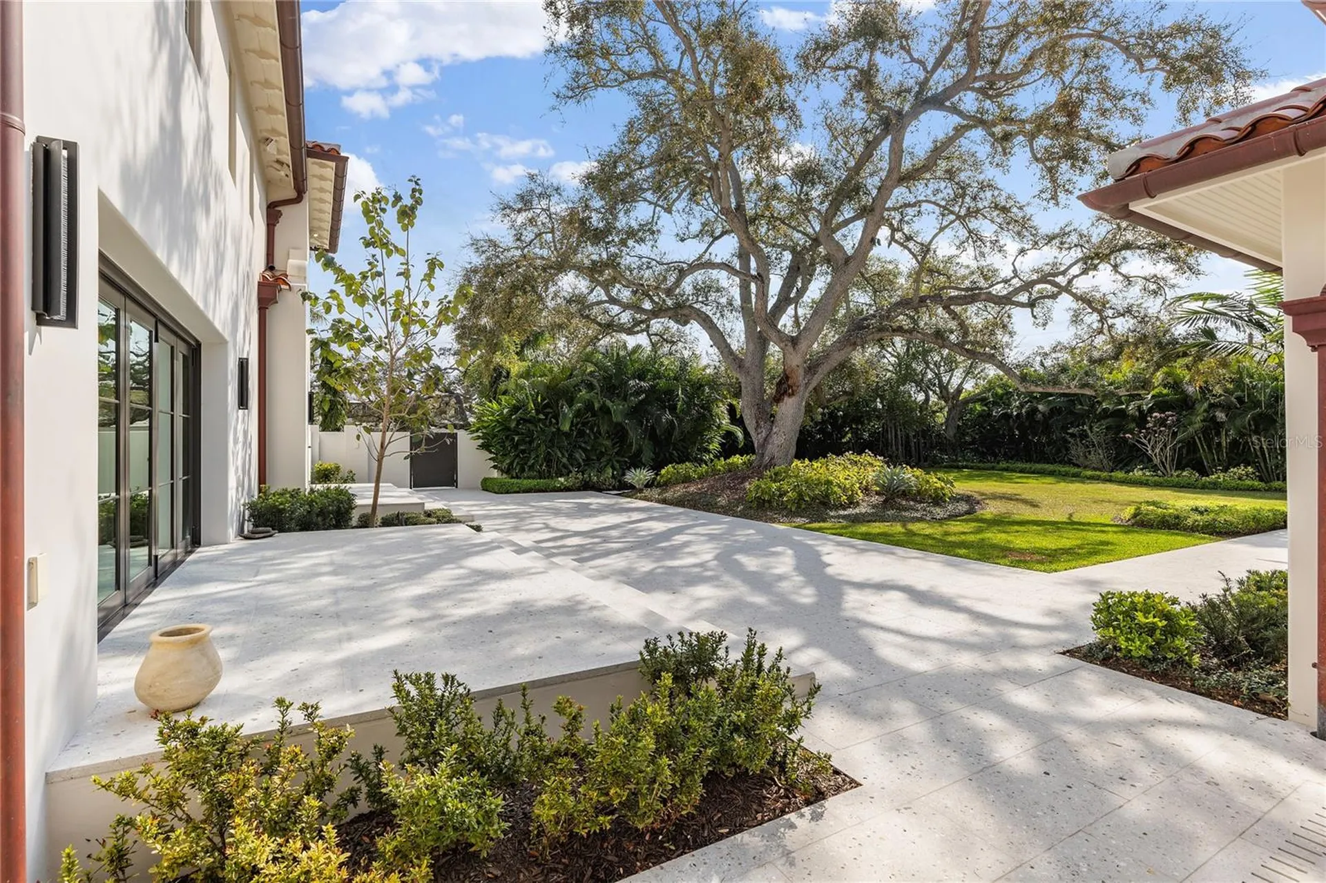 416 Brightwaters Boulevard NE St Petersburg FL 33704
