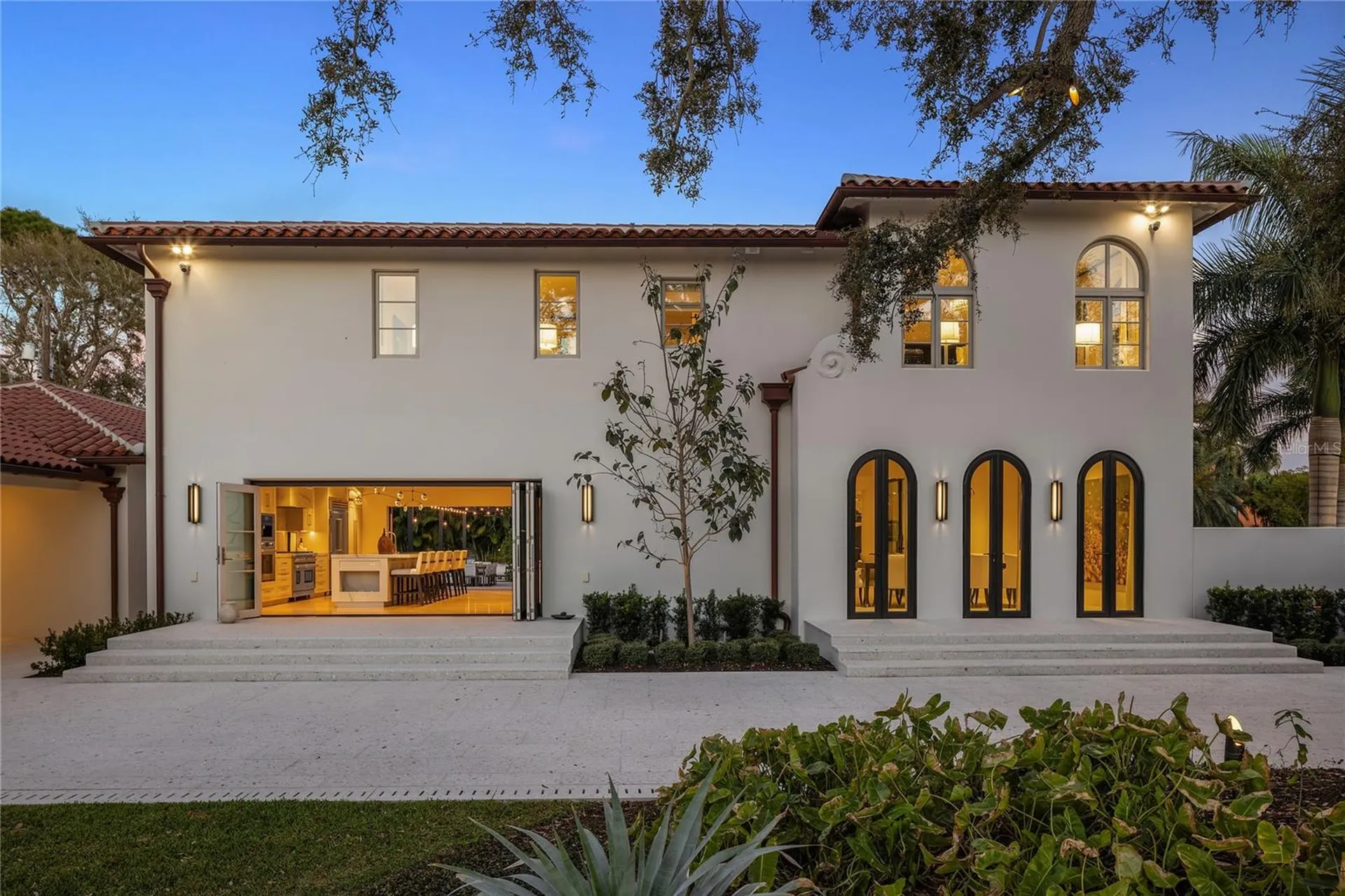 416 Brightwaters Boulevard NE St Petersburg FL 33704