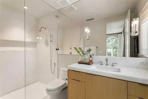 416 Brightwaters Boulevard NE St Petersburg FL 33704
