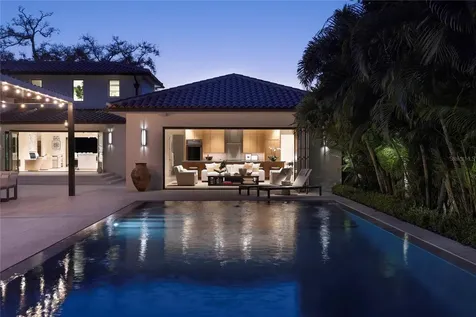 416 Brightwaters Boulevard NE St Petersburg FL 33704