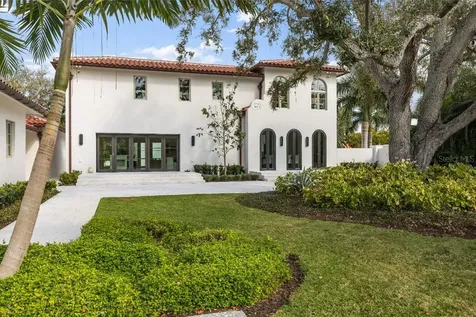 416 Brightwaters Boulevard NE St Petersburg FL 33704