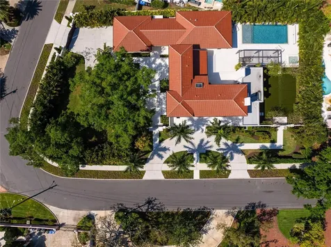 416 Brightwaters Boulevard NE St Petersburg FL 33704