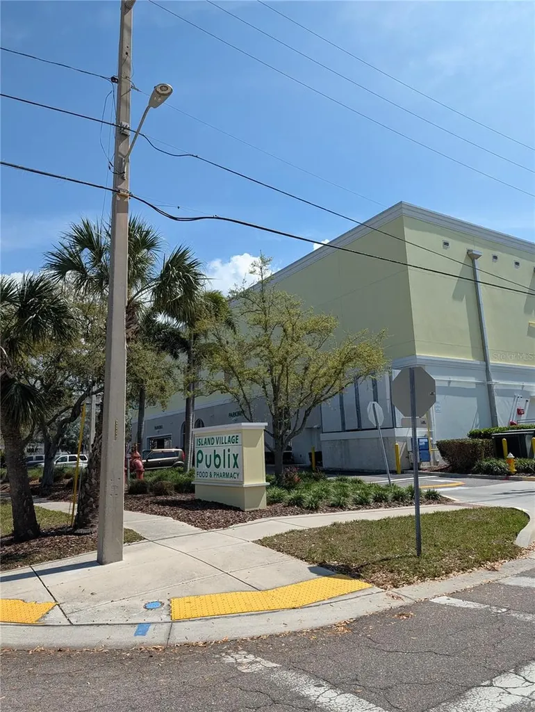255 Dolphin Point Clearwater Beach FL 33767