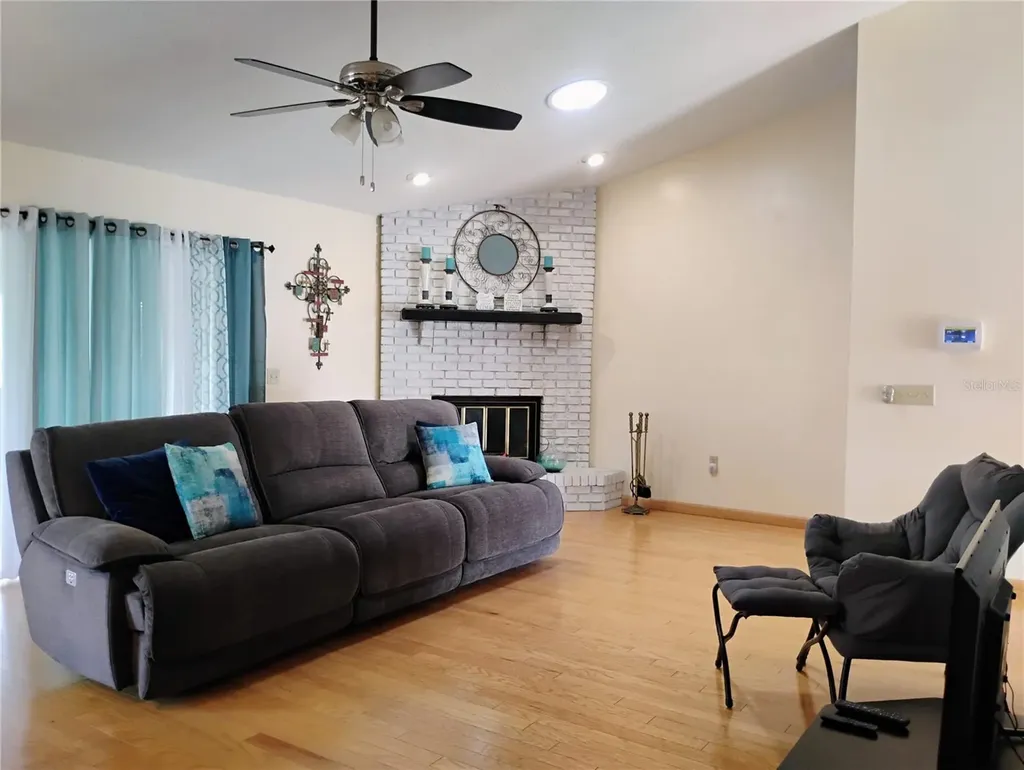 9120 Queen Elizabeth Court Orlando FL 32818