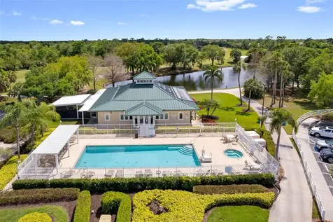 7667 Sweetbay Circle Bradenton FL 34203