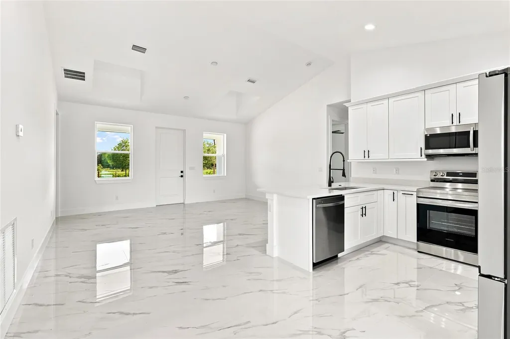 17932 NW 288th Street Okeechobee FL 34972
