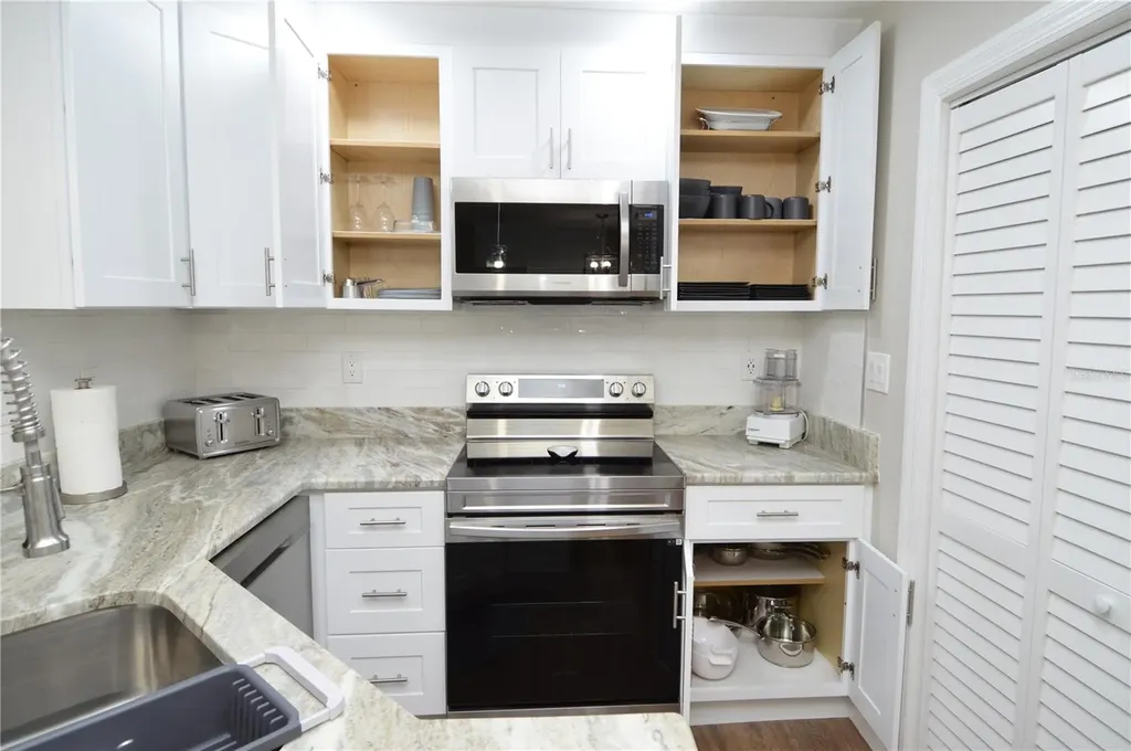8613 Mallard Reserve Drive Tampa FL 33614