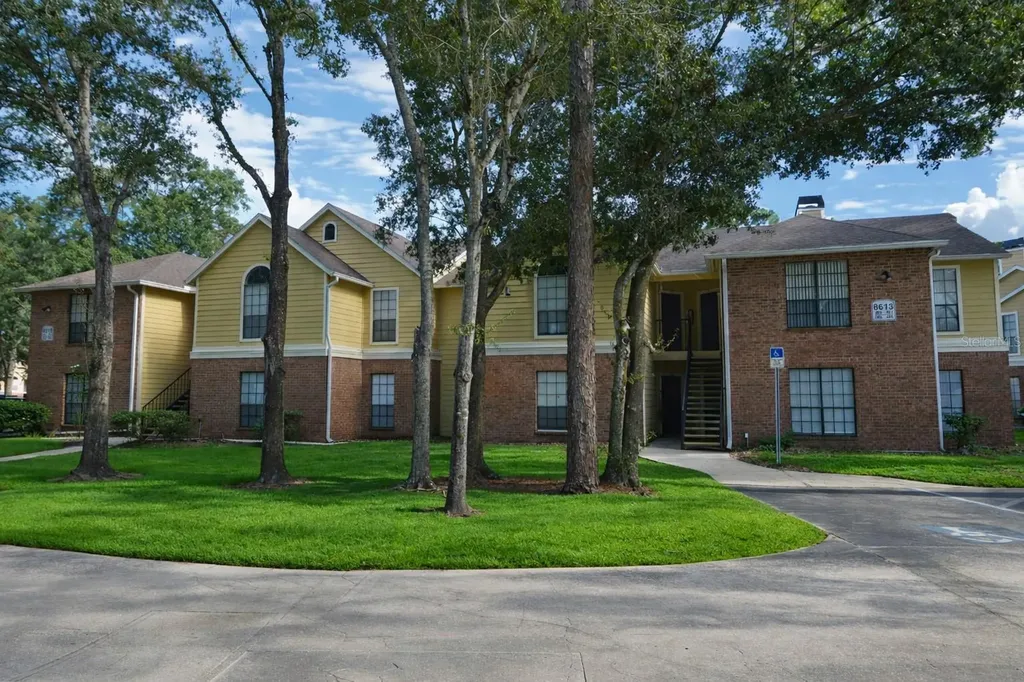 8613 Mallard Reserve Drive Tampa FL 33614