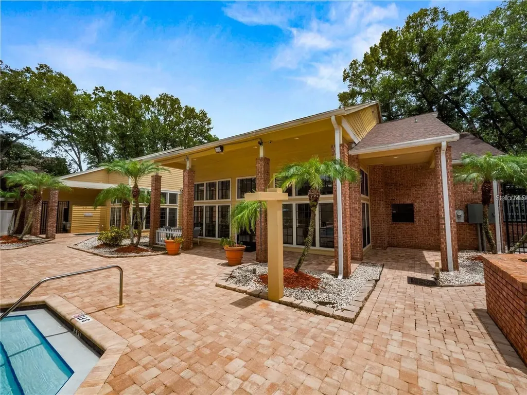 8613 Mallard Reserve Drive Tampa FL 33614