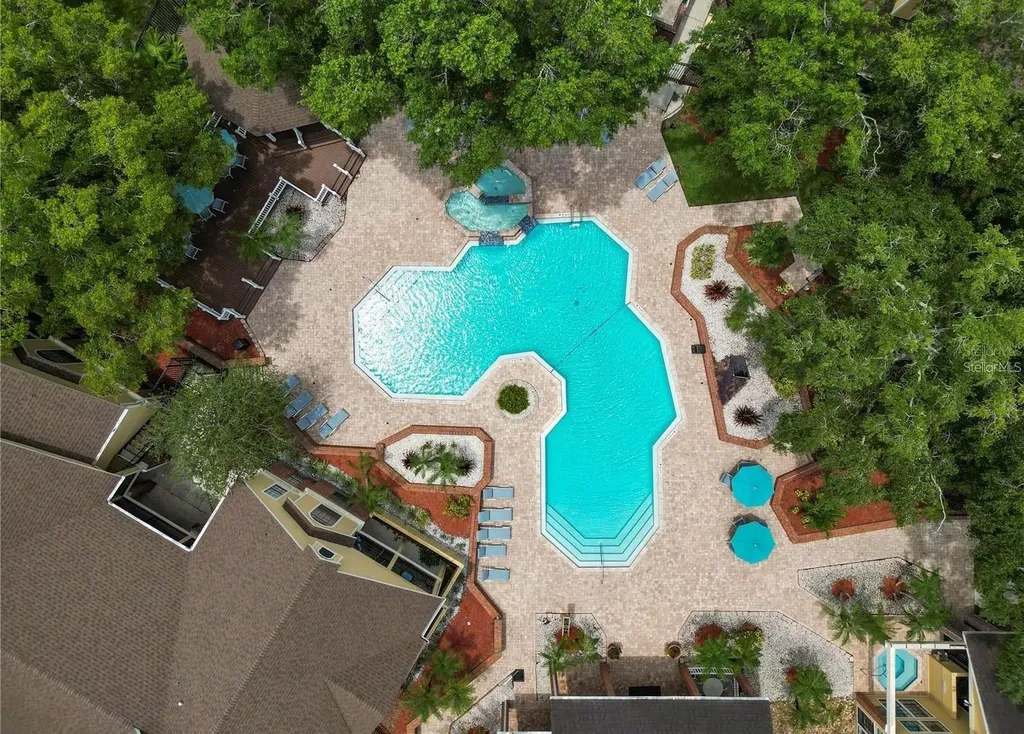 8613 Mallard Reserve Drive Tampa FL 33614
