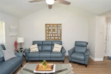 8613 Mallard Reserve Drive Tampa FL 33614