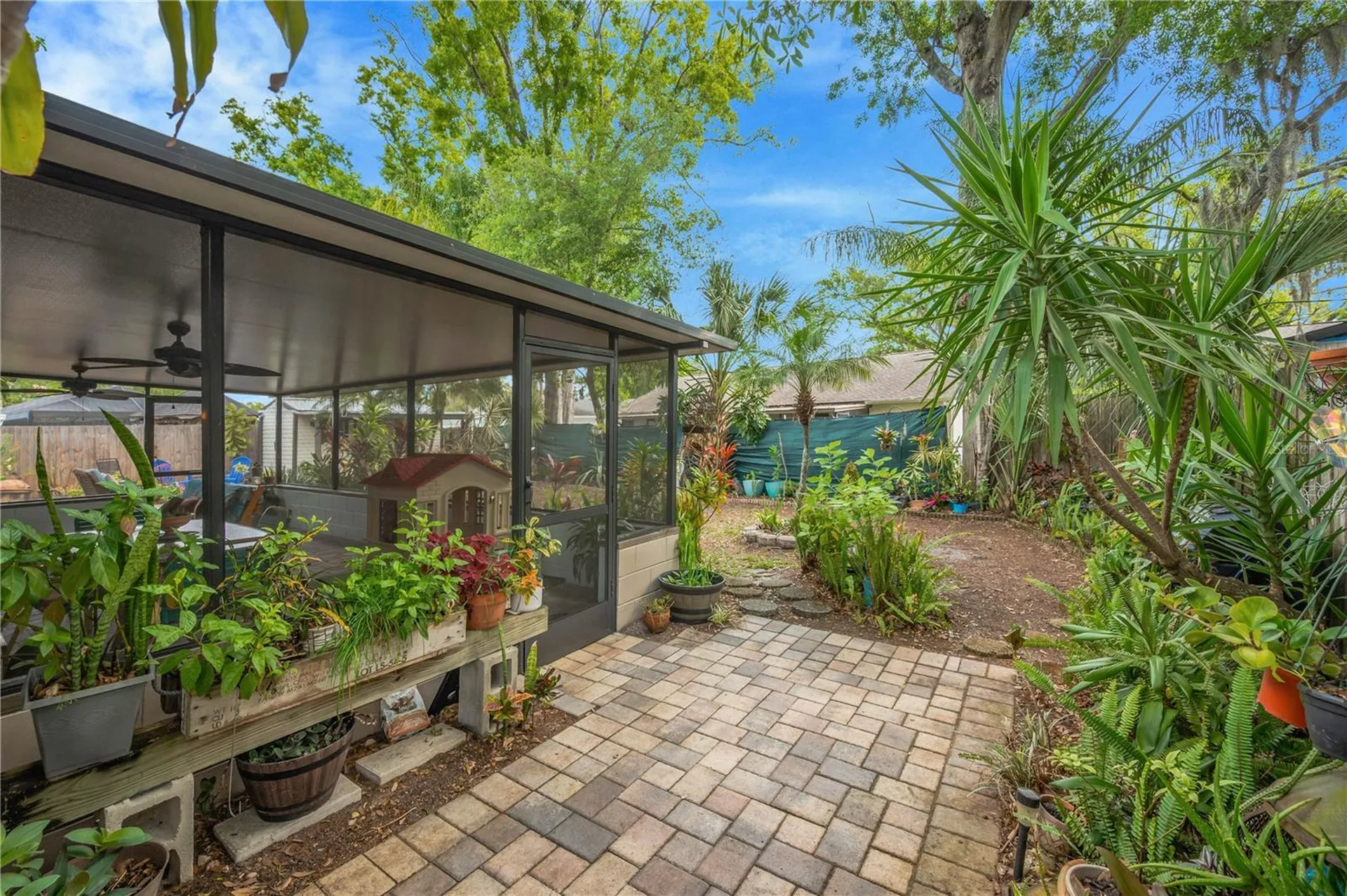 13921 Cherry Dale Lane Tampa FL 33618