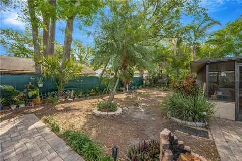13921 Cherry Dale Lane Tampa FL 33618