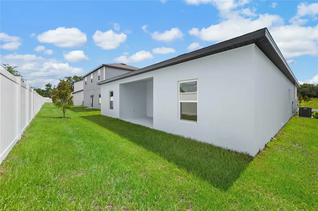 13258 Tula Loop Astatula FL 34705