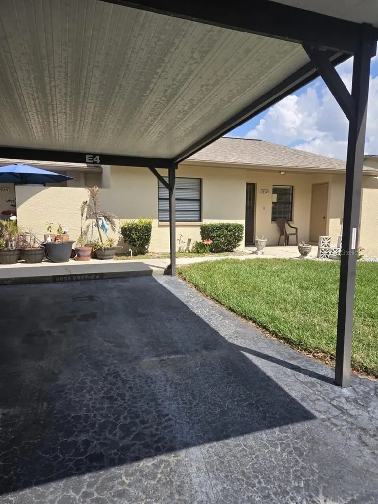 38349 Cottonwood Place Zephyrhills FL 33542