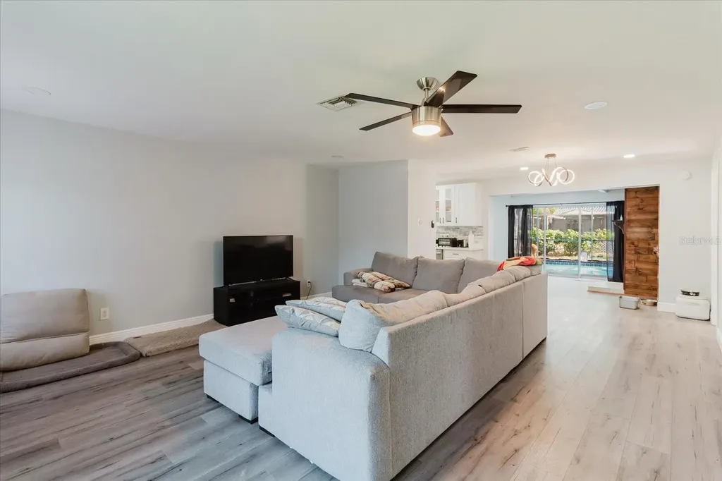 1811 Forest Drive Oldsmar FL 34677