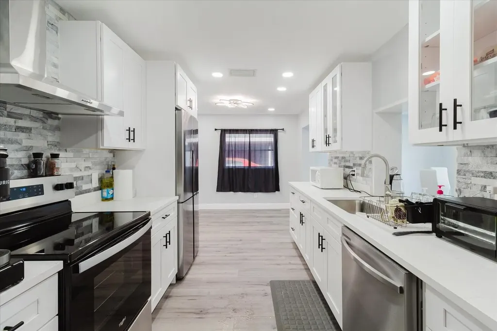 1811 Forest Drive Oldsmar FL 34677