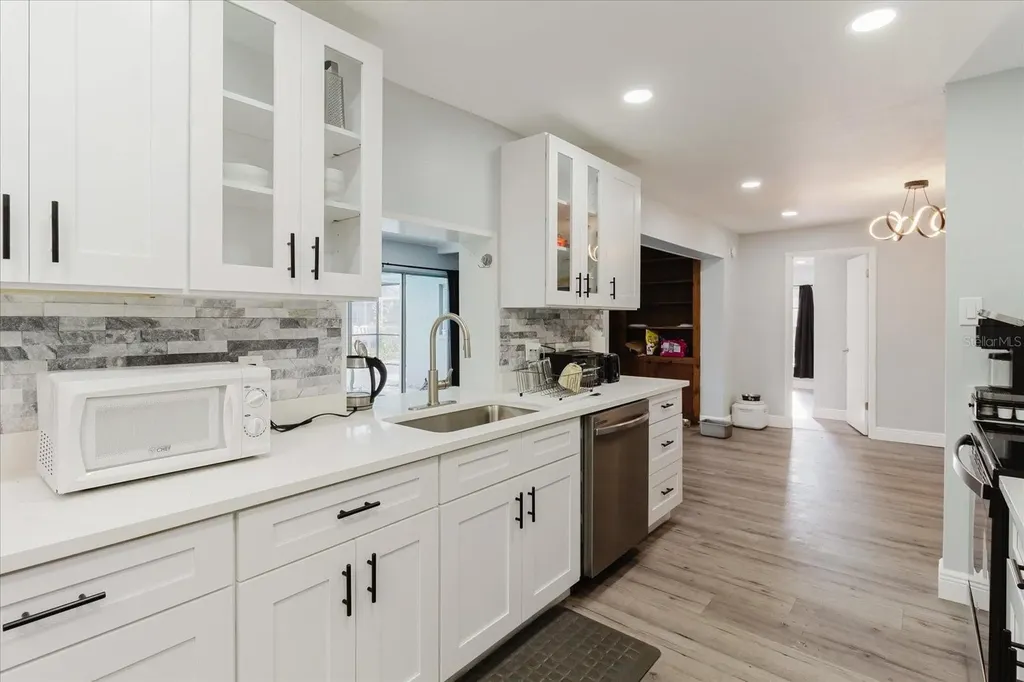 1811 Forest Drive Oldsmar FL 34677