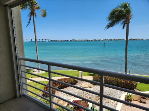 6105 Bahia Del Mar Circle St Petersburg FL 33715