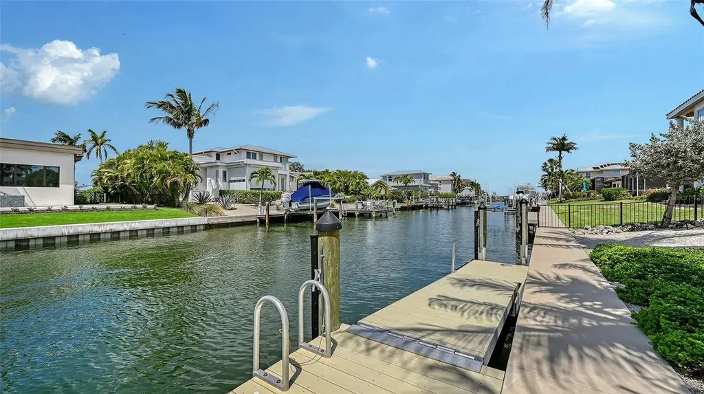 531 Wedge Lane Longboat Key FL 34228