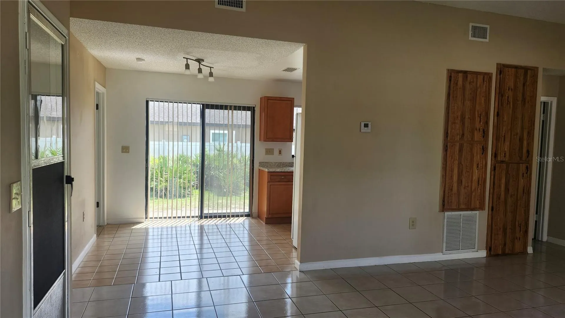 1732 Mitten Terrace Deltona FL 32738