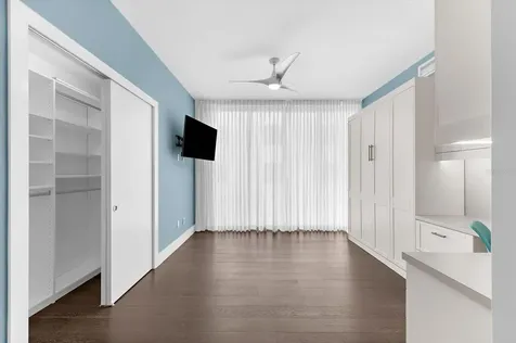 176 4th Avenue NE St Petersburg FL 33701