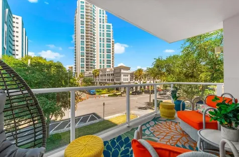 176 4th Avenue NE St Petersburg FL 33701