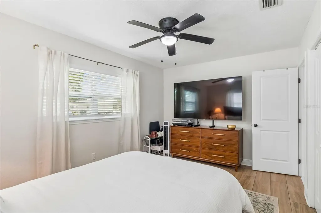 1618 Barry Road Clearwater FL 33756