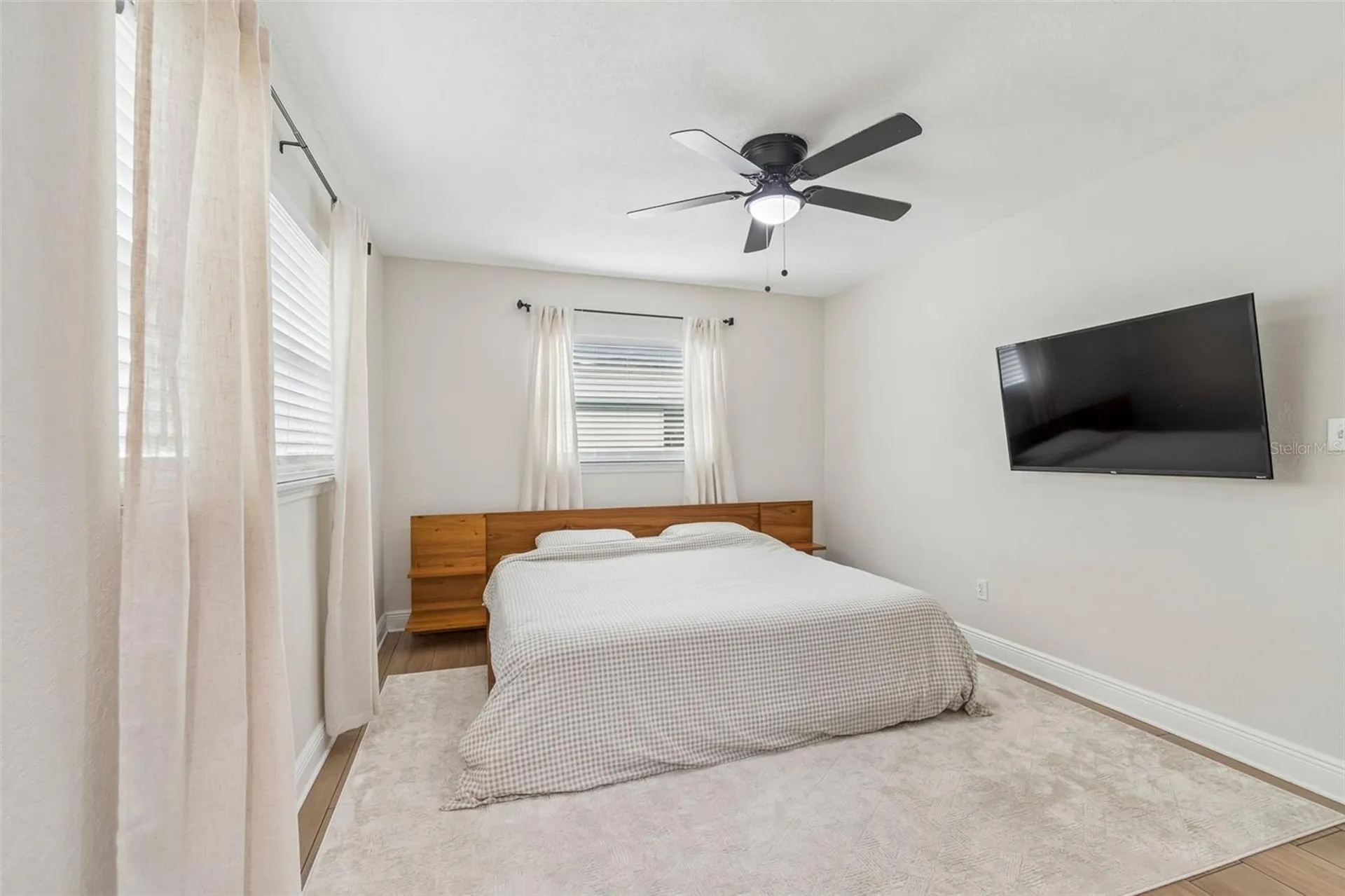 1618 Barry Road Clearwater FL 33756