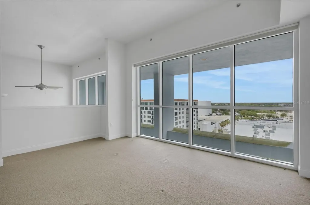 1990 Main Street Sarasota FL 34236