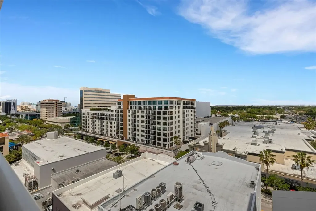 1990 Main Street Sarasota FL 34236