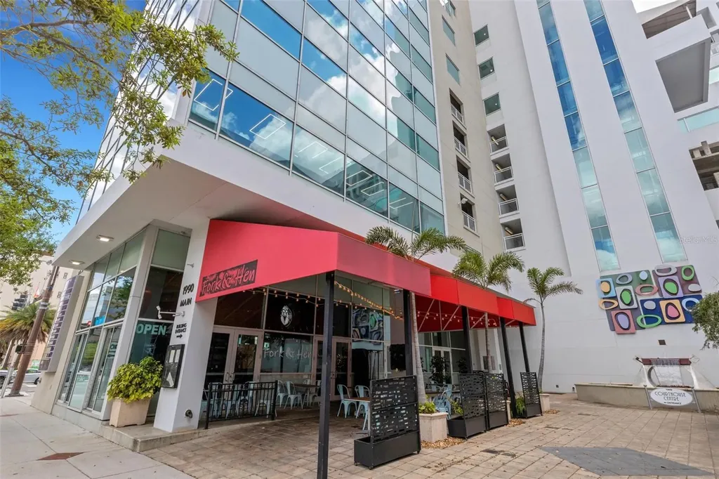 1990 Main Street Sarasota FL 34236