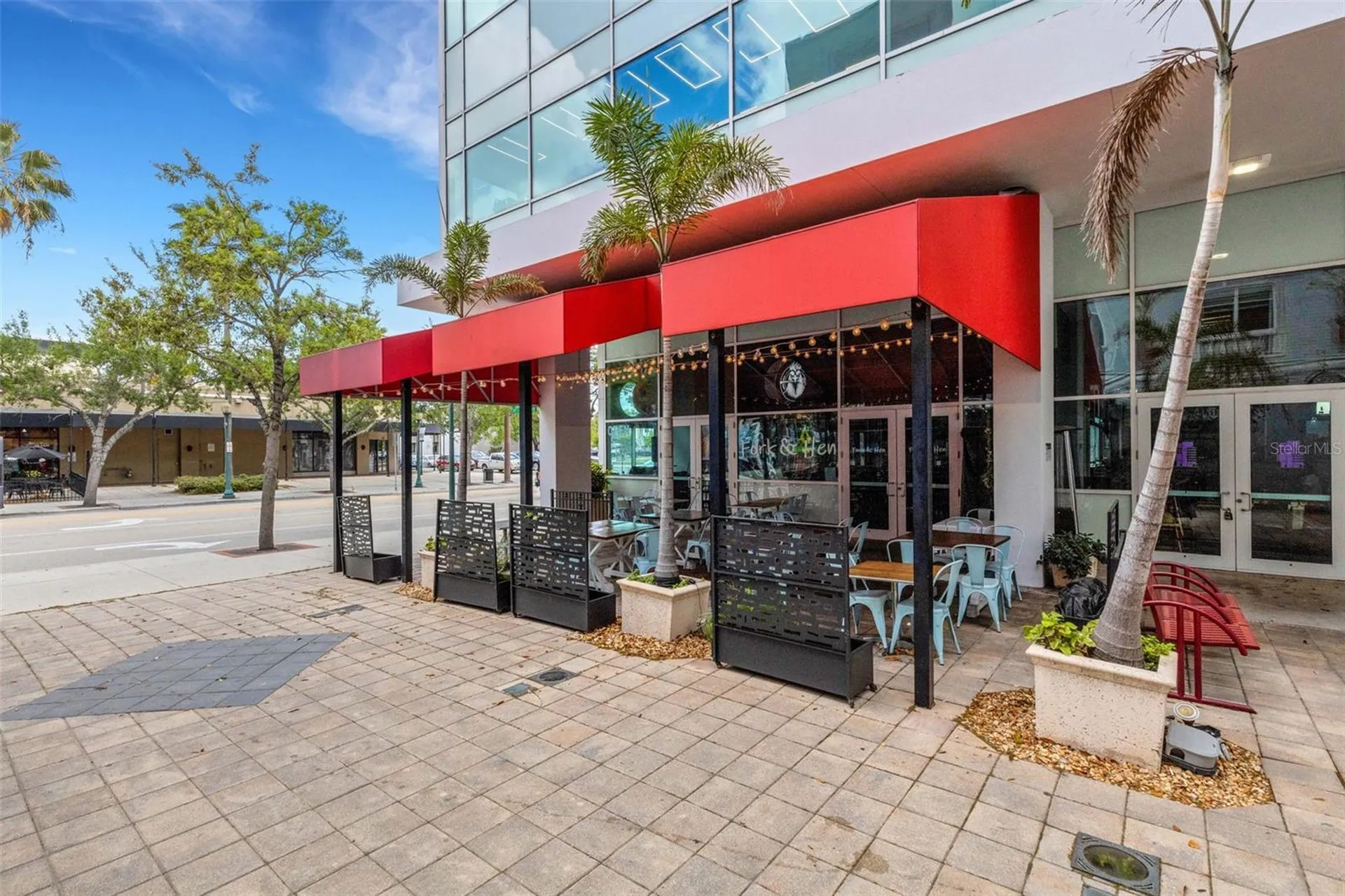 1990 Main Street Sarasota FL 34236